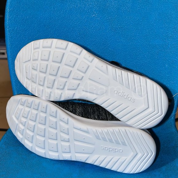 brand new adidas women cloud foam shoes - Picture 5 of 6